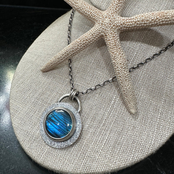 Elemental Smooth Round Labradorite Necklace