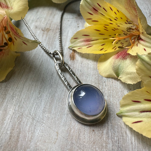 Elemental Chalcedony Paperclip Drop Large Necklace Round