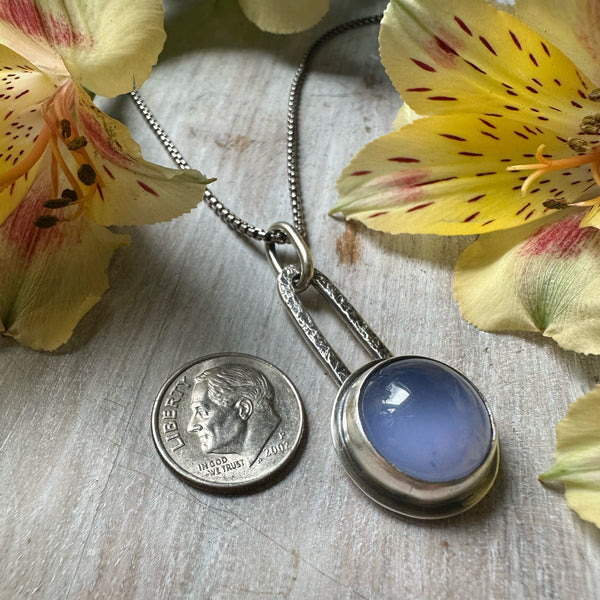 Elemental Chalcedony Paperclip Drop Large Necklace Round