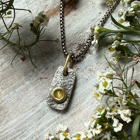 Mini Vertice with yellow diamond set in 18k gold