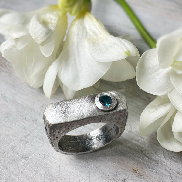 EV 1.5 Ring w/London Blue Topaz