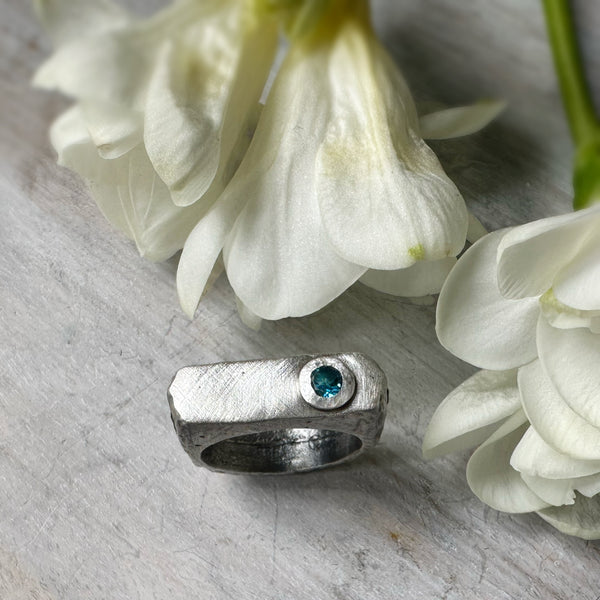 EV 1.5 Ring w/London Blue Topaz
