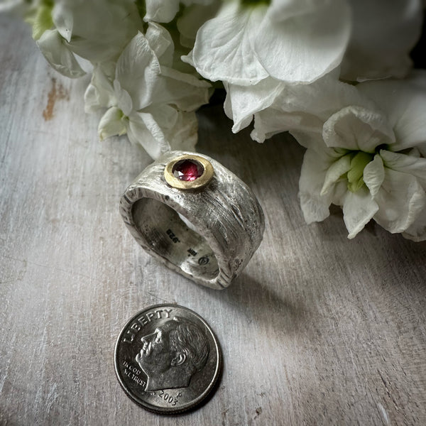 EV 2.5 Pink Spinel set in 18k Gold