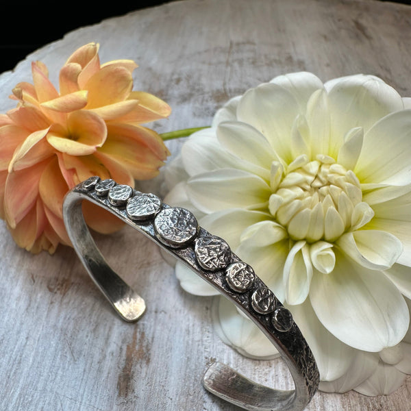 Sculpted Graduated Rondel Cuff Silver