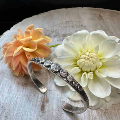 Sculpted Graduated Rondel Cuff Silver