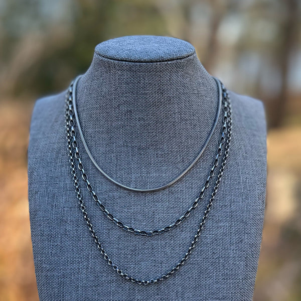 Mini Medallion Deep Green Tourmaline set 18k Gold