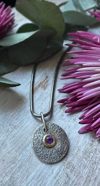 Mini Medallion Amethyst Gold Setting