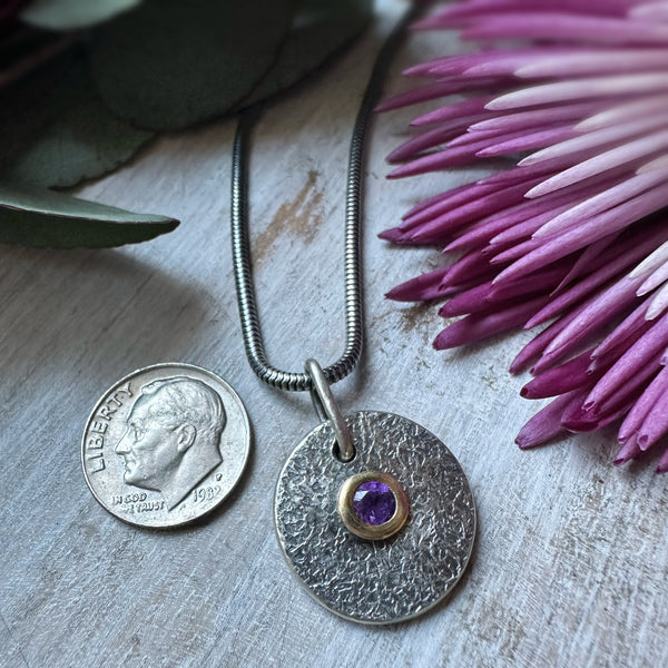 Mini Medallion Amethyst Gold Setting