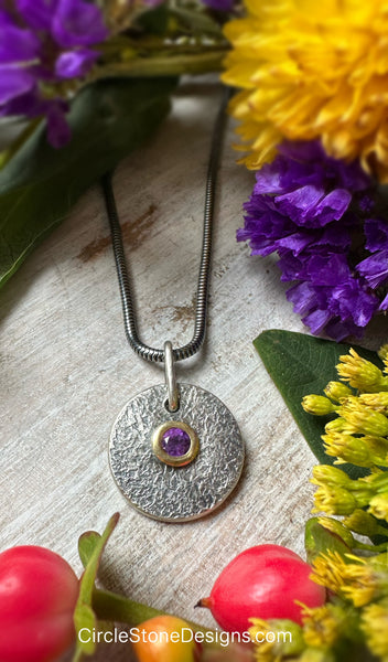 Mini Medallion Amethyst Gold Setting