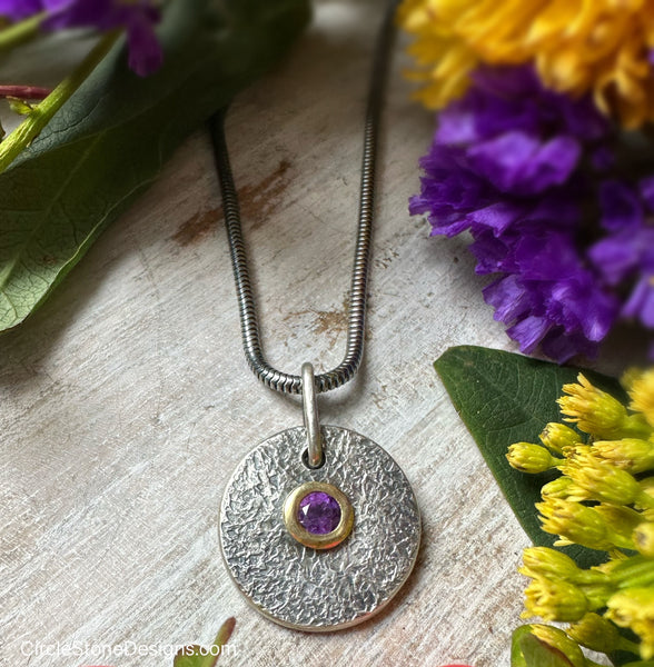 Mini Medallion Amethyst Gold Setting
