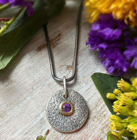 Mini Medallion Amethyst Gold Setting