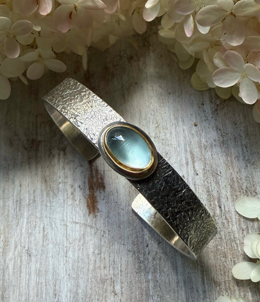 Aquamarine  set in 18k Gold Medium Flat Cuff