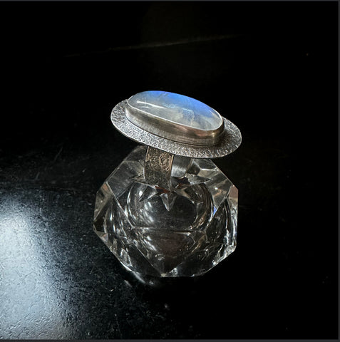 Moon stone oval ring